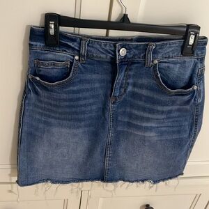 KAARI blue denim frayed hem jean skirt, size 4